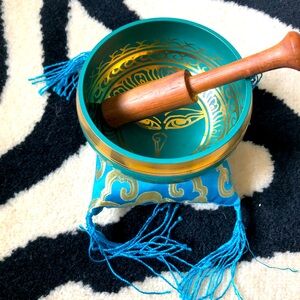Tibetan Singing Bowl Set Blue Green Bowl And Blue Pillow (small)